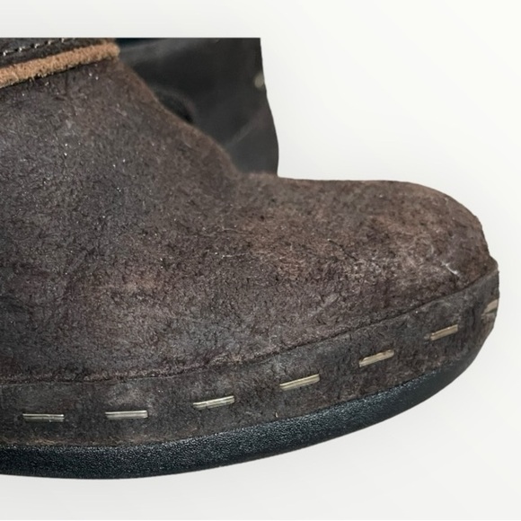 Merrell Luxe Brown Suede Leather Ankle Booties | Double Button Slip-On | Size 9 - Picture 9 of 12